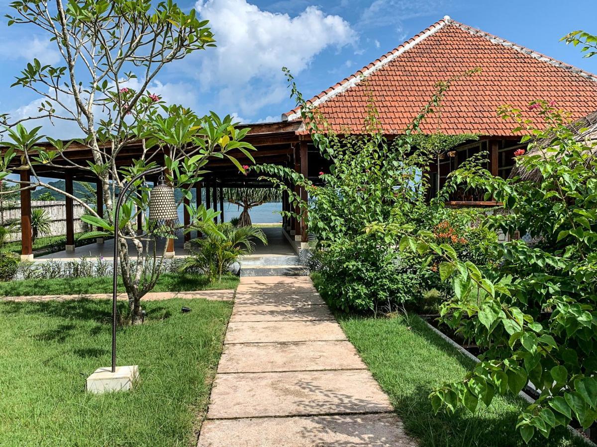 The Club Villas Lombok Sekotong Esterno foto